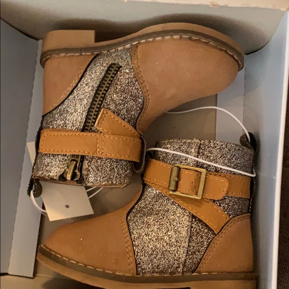 Toddler Boots size 4 - Picture 3 of 4